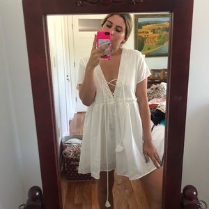 White flow dress